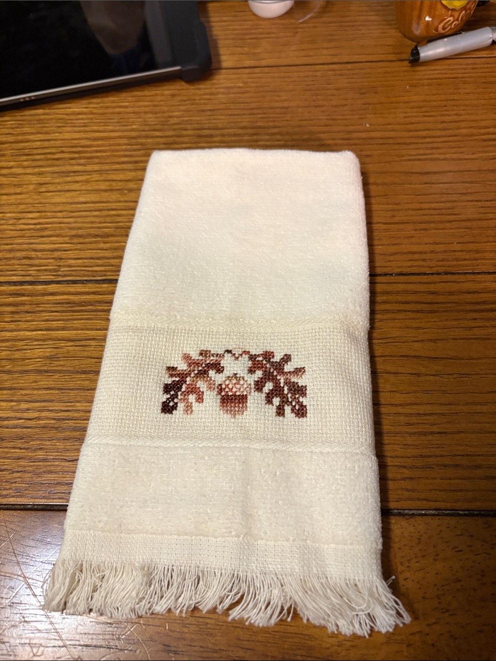 Hand-Embroidered Cream Decorative Hand Towel with Brown Oak Motif